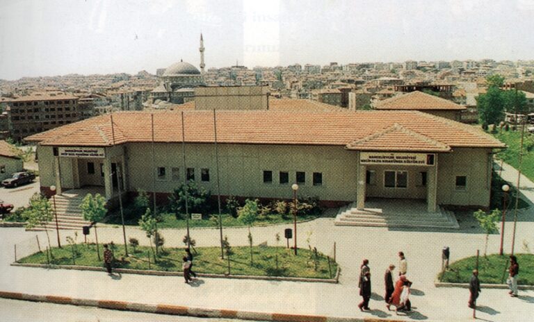 Belediye Necip Fazıl Kultur Merkezi (1995) seçim sonuçlat