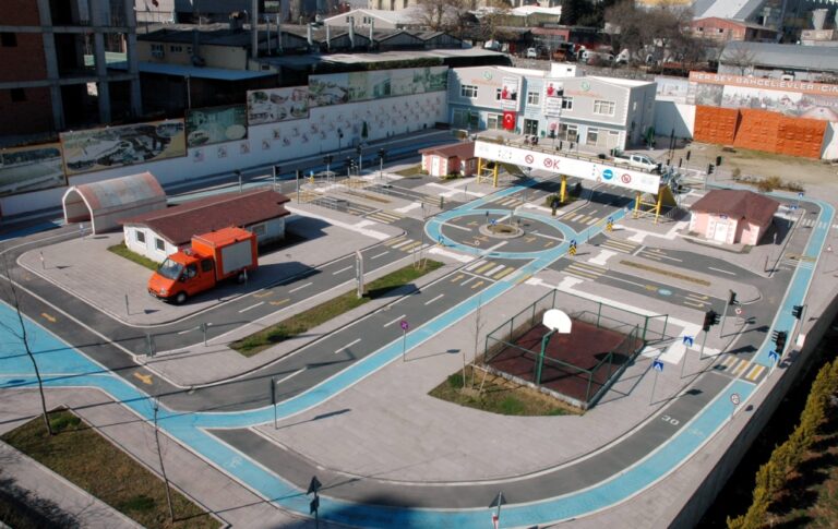 Trafik Parkı Yenibosna'da Afet ve Trafik Eğitim Parkı