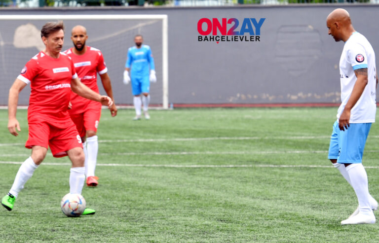 Yıldızlar Bahçelievler'de sahaya çıktı..