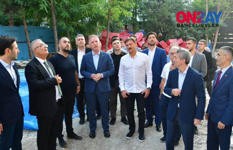 İstanbul Valisi Davut Gül, İl Emniyet Müdürü Zafer Aktaş ve İl Milli Eğitim Müdürü Levent Yazıcı