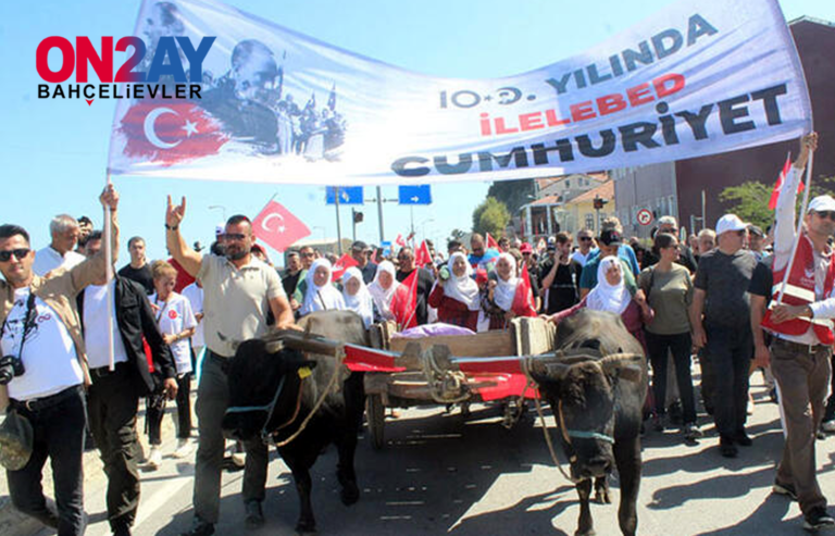 Ümit Özdağ ‘İstiklal Yolu Zafer Yürüyüşü’ne başladı