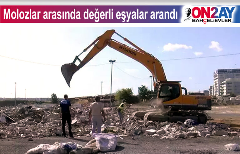 Molozlar arasında değerli eşyalar arandı