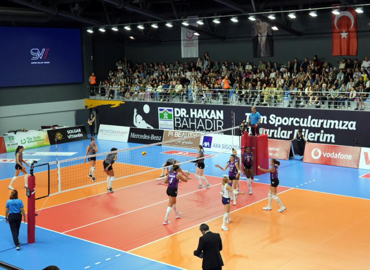 Bu görselin Alt özniteliği boş. Dosya adı: Bahcelievler-Belediye-Voleybol-takimi-sultanlar.jpg