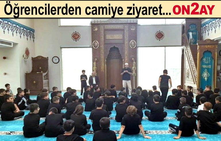 Öğrencilerden camiye ziyaret